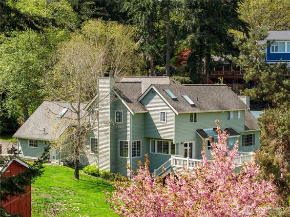 8484 NE County Park Road, Bainbridge Island WA 98110