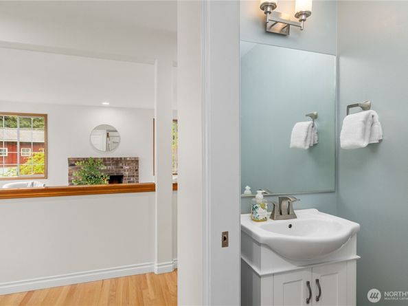 8484 NE County Park Road, Bainbridge Island WA 98110