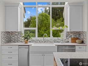 8484 NE County Park Road, Bainbridge Island WA 98110