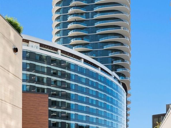 838 Avenue Square NE 1403, Bellevue WA 98004