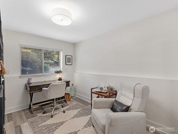 455 Newport Way NW 302, Issaquah WA 98027