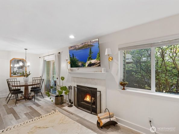 455 Newport Way NW 302, Issaquah WA 98027