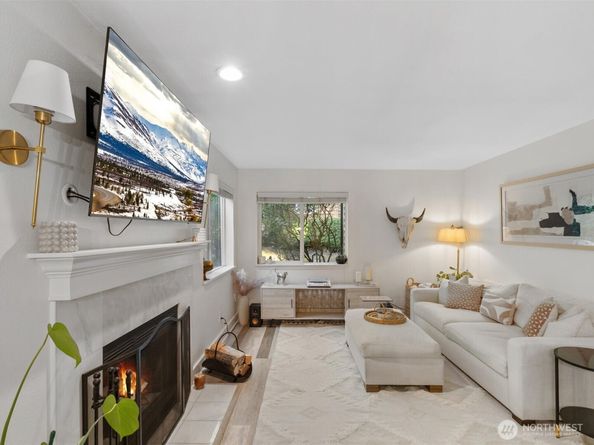 455 Newport Way NW 302, Issaquah WA 98027