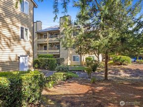 455 Newport Way NW 302, Issaquah WA 98027