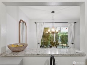 455 Newport Way NW 302, Issaquah WA 98027