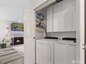 455 Newport Way NW 302, Issaquah WA 98027