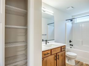 5021 NW Cedarside Loop, Silverdale WA 98383