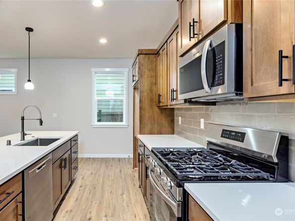 5021 NW Cedarside Loop, Silverdale WA 98383