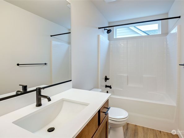 5021 NW Cedarside Loop, Silverdale WA 98383