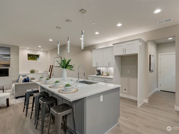 713 N 188th Street, Shoreline WA 98133