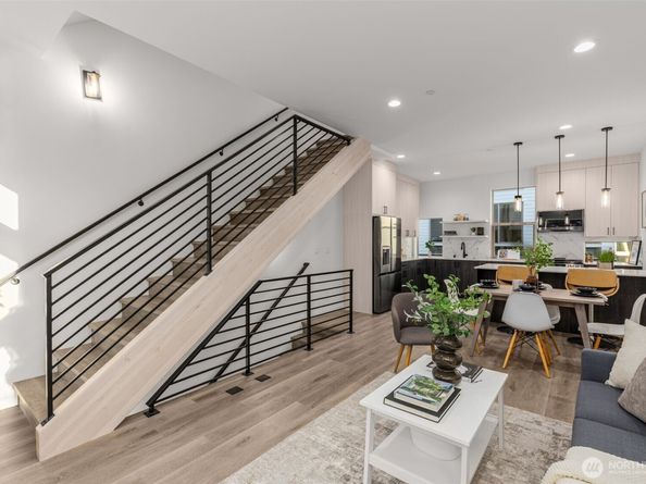 1203 C N Allen Place, Seattle WA 98103