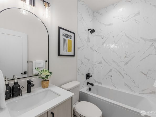 1203 C N Allen Place, Seattle WA 98103