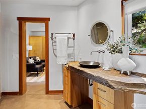 4502 55th Avenue NE, Seattle WA 98105