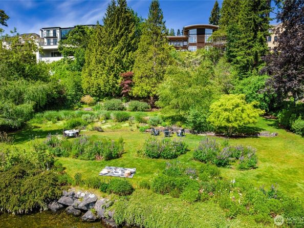 4502 55th Avenue NE, Seattle WA 98105