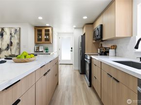 11 SW 100th Street, Seattle WA 98146