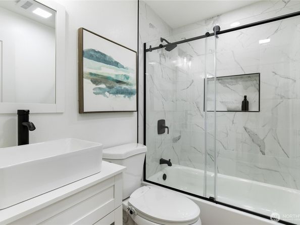 11 SW 100th Street, Seattle WA 98146