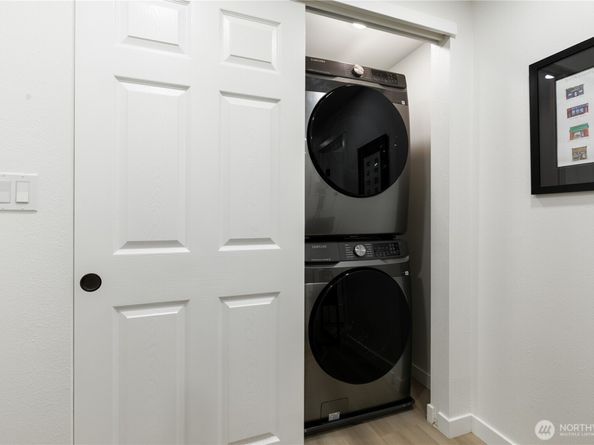 11 SW 100th Street, Seattle WA 98146