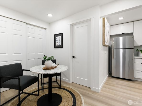 11 SW 100th Street, Seattle WA 98146