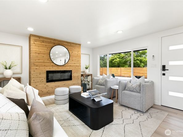 11 SW 100th Street, Seattle WA 98146