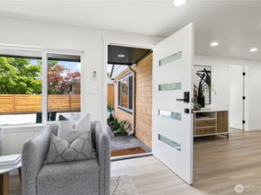 11 SW 100th Street, Seattle WA 98146