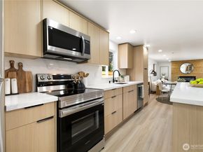 11 SW 100th Street, Seattle WA 98146