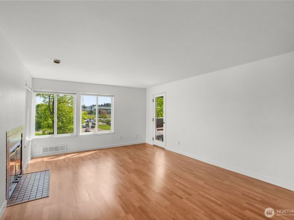 10329 Meridian Avenue N A201, Seattle WA 98133
