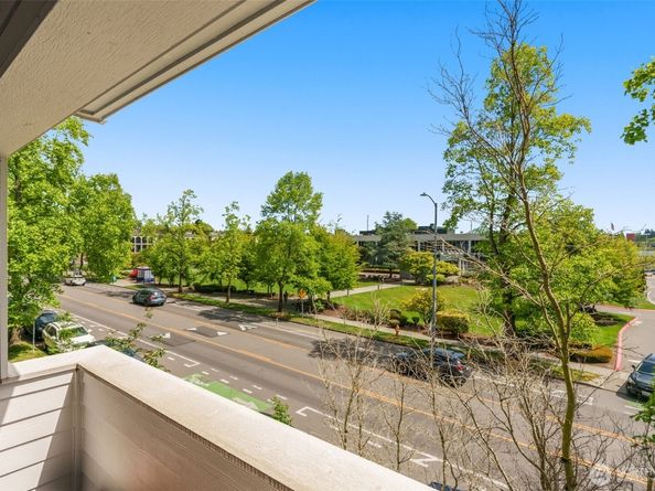 10329 Meridian Avenue N A201, Seattle WA 98133