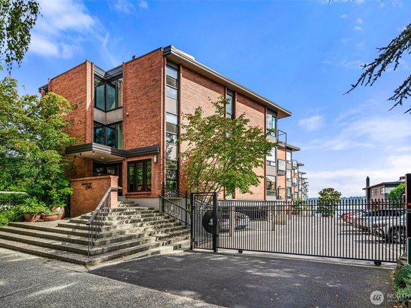 2360 43rd Avenue E 302, Seattle WA 98112