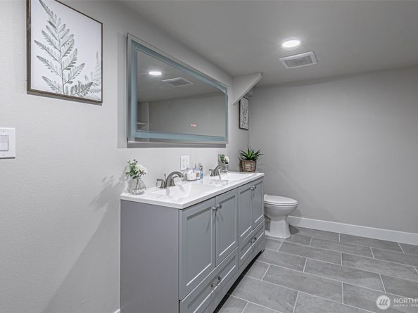 469 Hoquiam Avenue NE, Renton WA 98059