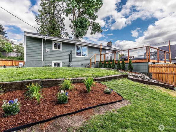 469 Hoquiam Avenue NE, Renton WA 98059