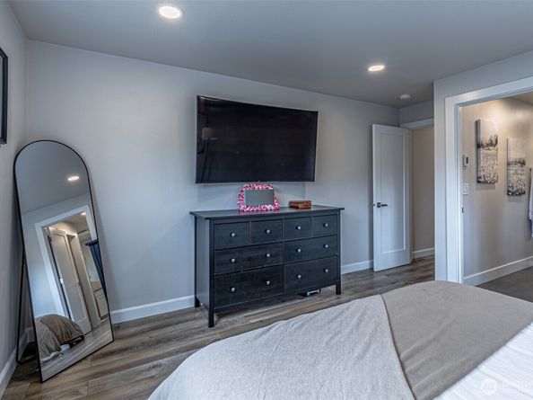 469 Hoquiam Avenue NE, Renton WA 98059