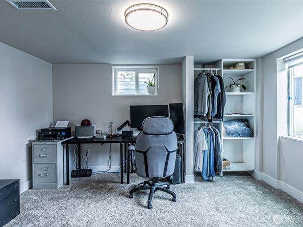 469 Hoquiam Avenue NE, Renton WA 98059