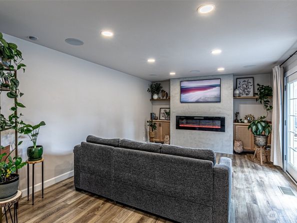 469 Hoquiam Avenue NE, Renton WA 98059