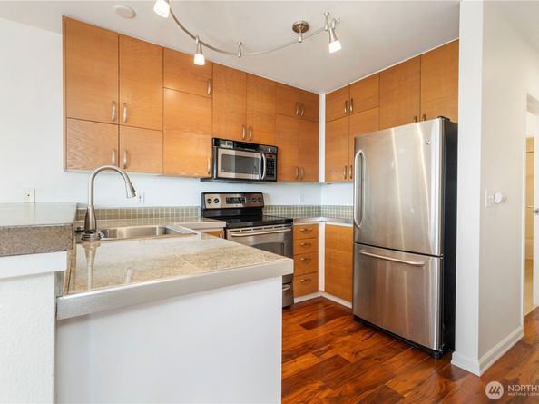 2440 Western Avenue 807, Seattle WA 98121
