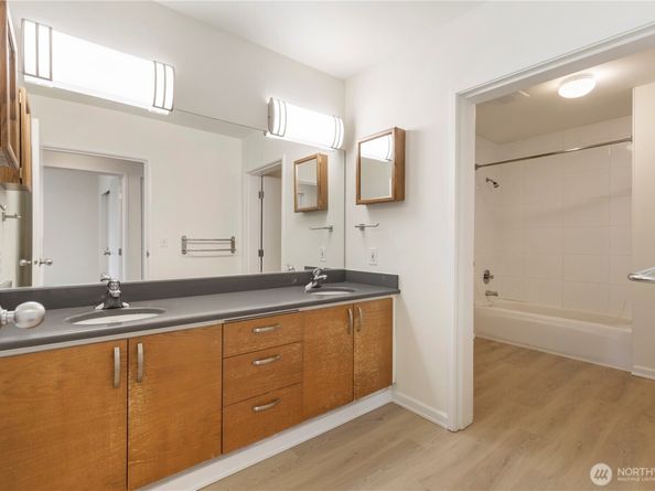 2440 Western Avenue 807, Seattle WA 98121