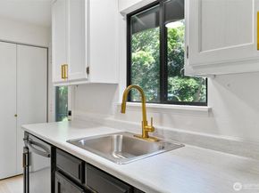 5410 240th Street SW, Mountlake Terrace WA 98043