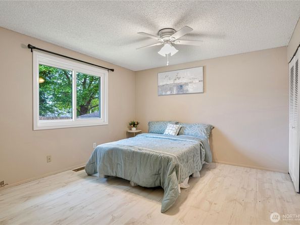12506 SE 232nd st, Kent WA 98031