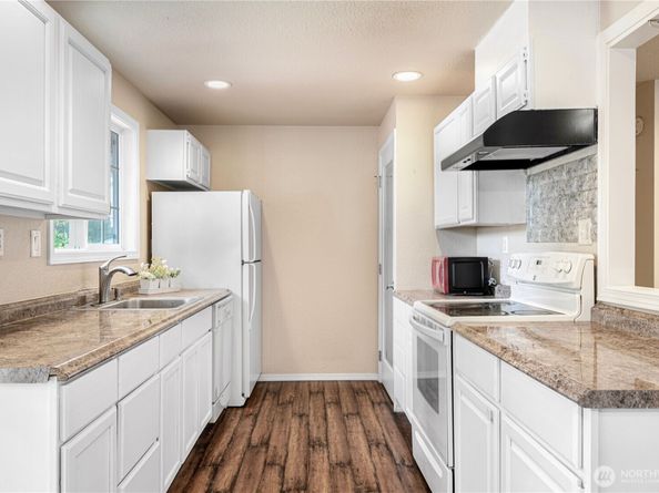 12506 SE 232nd st, Kent WA 98031
