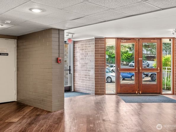 9500 Rainier Avenue S 102, Seattle WA 98118