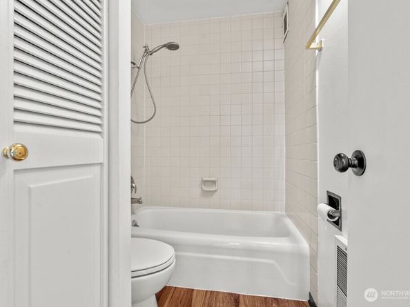 9500 Rainier Avenue S 102, Seattle WA 98118