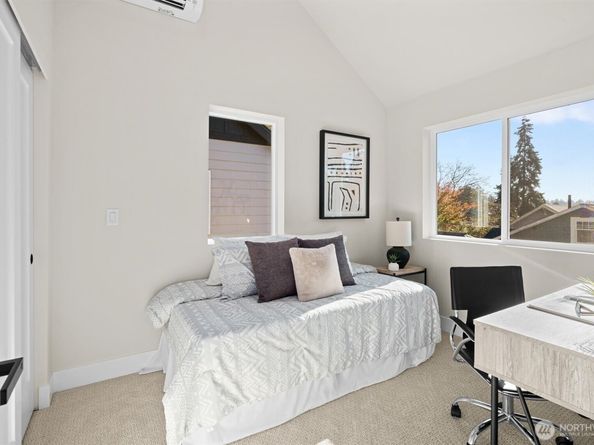 3324 35th Avenue S A, Seattle WA 98144