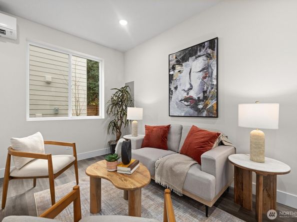 3324 35th Avenue S A, Seattle WA 98144