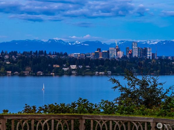 530 36th Avenue E, Seattle WA 98112