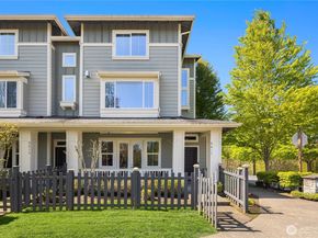 8017 Douglas Avenue SE, Snoqualmie WA 98065