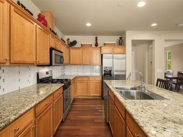 8017 Douglas Avenue SE, Snoqualmie WA 98065