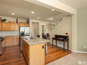 8017 Douglas Avenue SE, Snoqualmie WA 98065