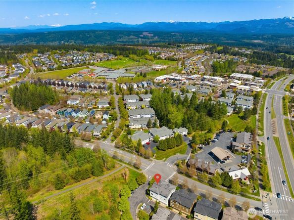 8017 Douglas Avenue SE, Snoqualmie WA 98065