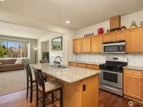8017 Douglas Avenue SE, Snoqualmie WA 98065