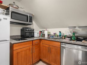 2821 Bellevue Way SE, Bellevue WA 98004