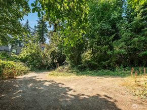 2821 Bellevue Way SE, Bellevue WA 98004